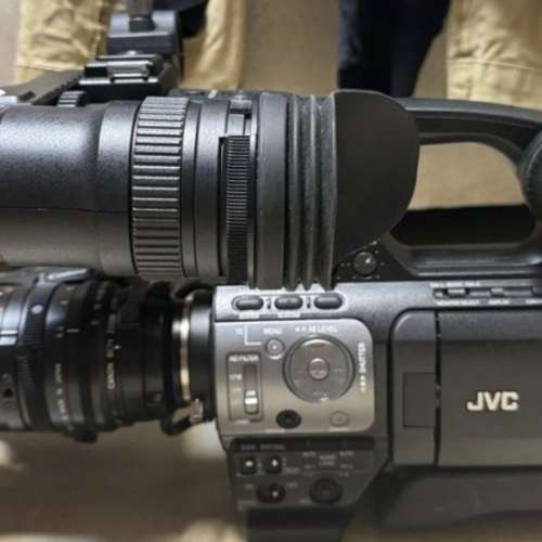JVC專業級攝錄機GY-HM700E 跟 Canon 電影鏡 KT14x4.4KSRJ