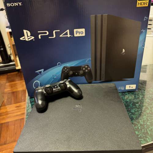 PS4 pro 1tb (包5隻game)