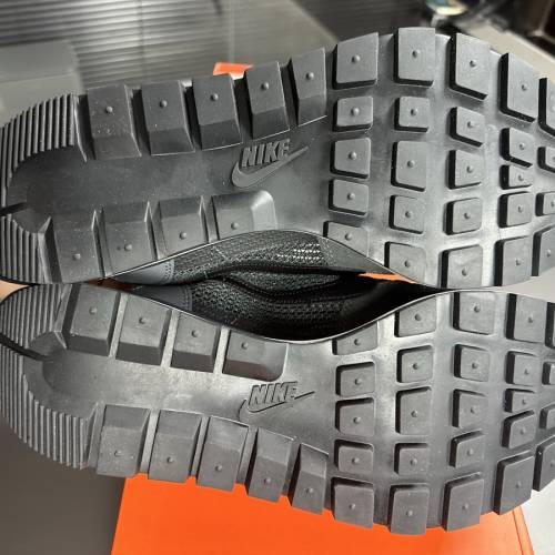 NIKE x SACAI VAPOR-WAFFLE