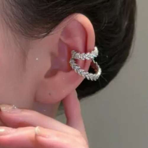 無耳洞の美學 &middot; 耳畔的極簡詩篇