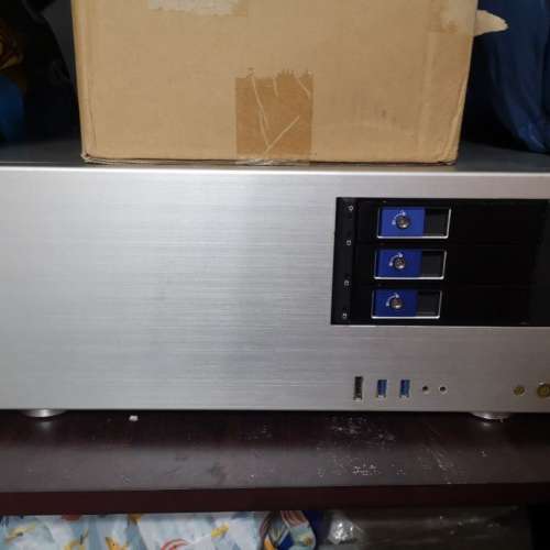 ian Li PC-C60 舊ATX鋁HTPC / NAS 機箱 改了沒有CD機位