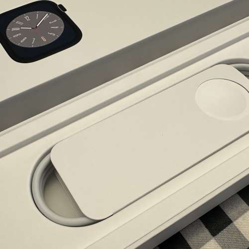 Apple Watch Series 8 45mm LTE上網版本 鋼琴黑色 行貨 99%新 非常少用和新淨 全套...