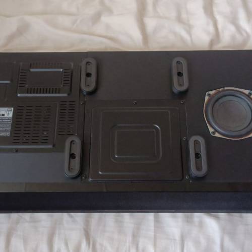 藍光 Soundbar 家庭影院
HTB4150B/98，注意突然吾着機，整體企冇穿冇難，只合維修者...