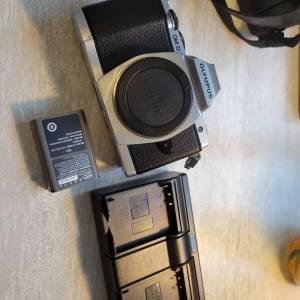 Olympus E-M5 Body Set (EM5 M43 MFT not Lumix)