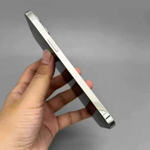 iPhone 12 Pro Max 512G ，健康度99%，使用流暢。