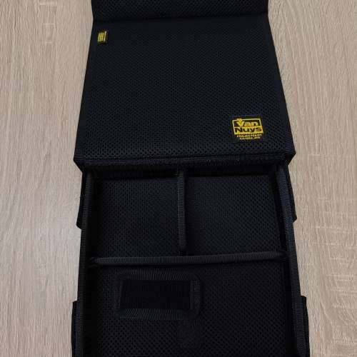 VanNuys – E046 耳機保護盒