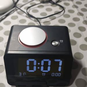 可充手機電子鬧鐘、藍芽播放器、可插卡、乾濕電兩用