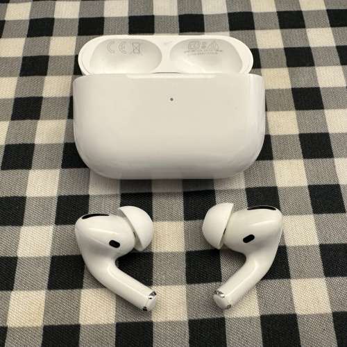 Apple AirPods Pro 1 藍牙耳機 行貨 95% 非常少用和新淨 電量和功能全正常 全套有盒...