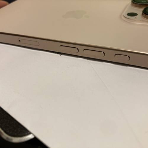 iPhone 16 pro 256gb 行貨沙漠金