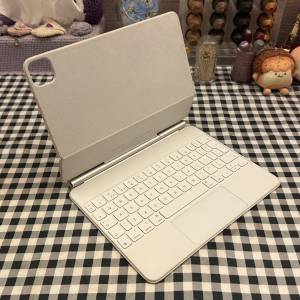 Apple iPad Magic Keyboard 11吋 白色 行貨 90%新 只皮面有使用痕跡 操作和功能全...