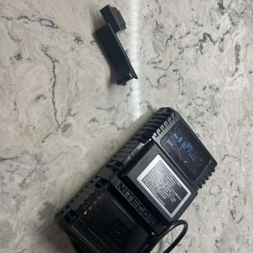 Leica M10/M11 thumb support / 充電器 Nitecore Charger + BP-SCLS battery