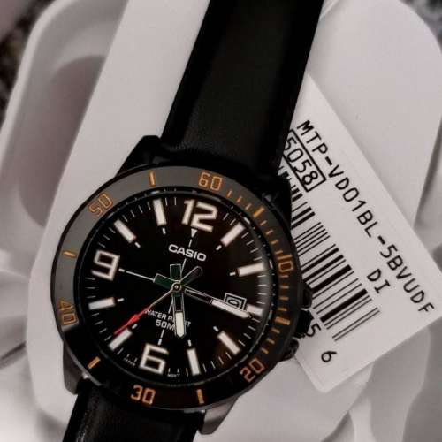 Montres Company 香港註冊公司(32年老店) 卡西歐 CASIO防水 皮錶帶 黑金色 MTP-VD0...