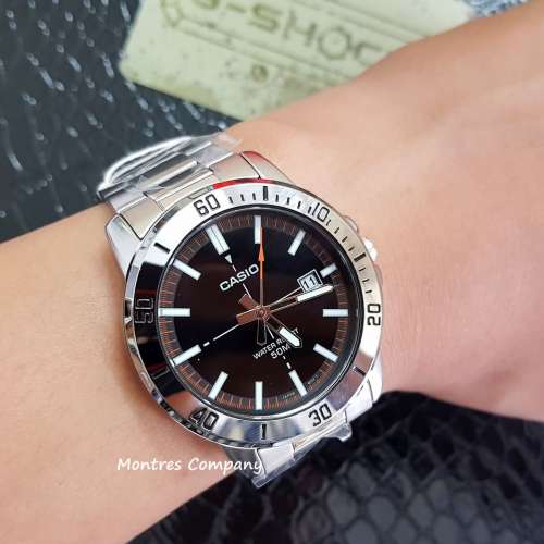 Montres Company 香港註冊公司(32年老店) 卡西歐 CASIO 黑水鬼 不鏽鋼錶帶 條字 黑...