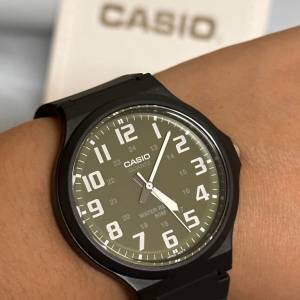 Montres Company 香港註冊公司(32年老店) 卡西歐 CASIO 綠黑色 MW240 MW-240 MW-24...