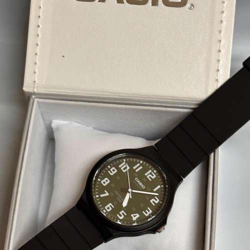 Montres Company 香港註冊公司(32年老店) 卡西歐 CASIO 綠黑色 MW240 MW-240 MW-24...