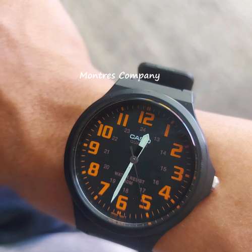 Montres Company 香港註冊公司(32年老店) 卡西歐 CASIO 數字 橙黑色 MW240 MW-240 ...