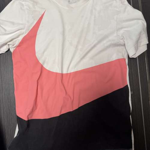 Nike Swoosh Tee size M