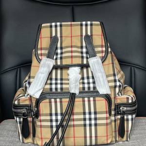 Burberry Vintage格紋雙肩包