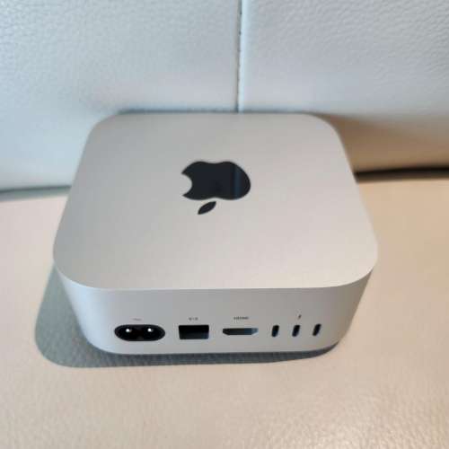 Mac Mini 2024 款 M4 晶片 16GB Ram + 512GB SSD 原厰保養至2026年一月