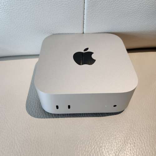 Mac Mini 2024 款 M4 晶片 16GB Ram + 512GB SSD 原厰保養至2026年一月