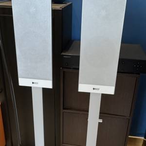 KEF T-301 薄身喇叭連腳架 （黑白色各一對）