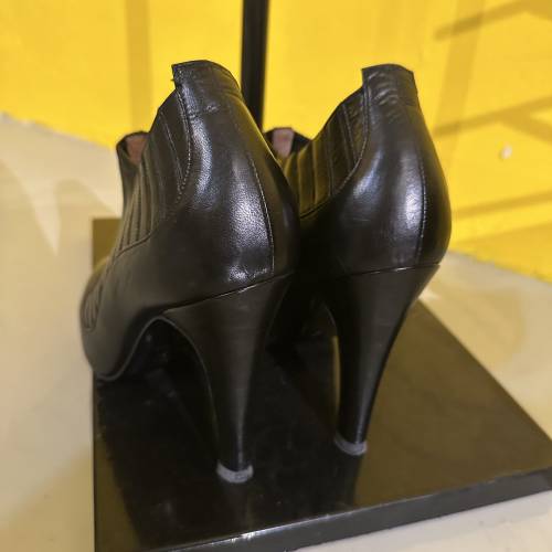 chanel leather pumps