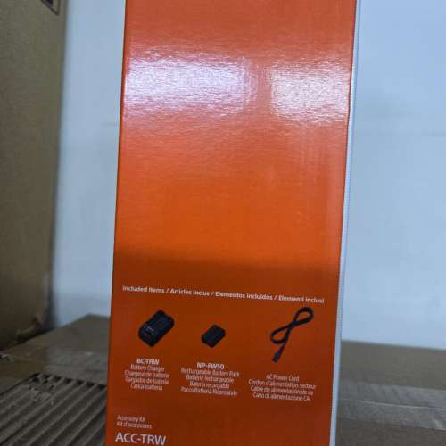 100%全新水貨 Sony W系列原廠相機電池配件套裝 (1080mAh) ACC-TRW