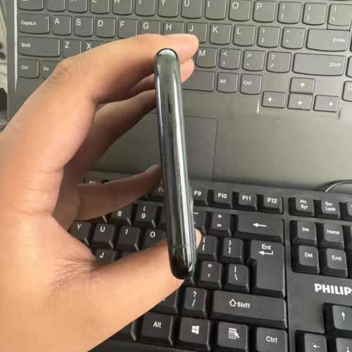 iPhone 11 Pro Max  512G ，電池效能90 %，個人自用機