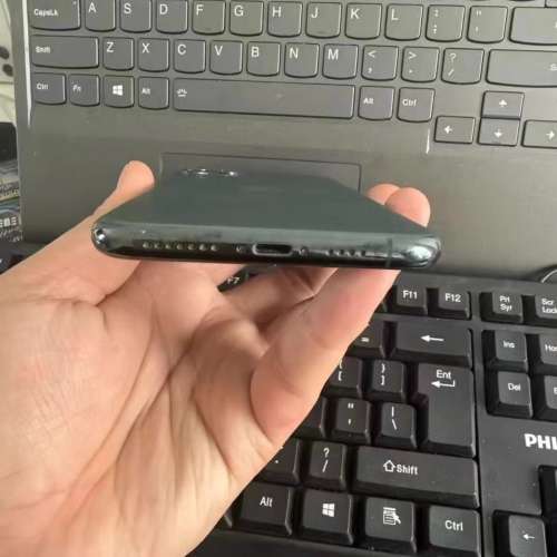 iPhone 11 Pro Max  512G ，電池效能90 %，個人自用機