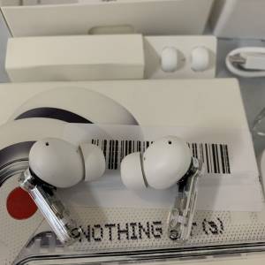 99%New Nothing Ear a B162 White