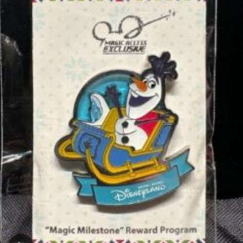 全新 Disney Frozen Olaf 魔雪奇緣 小白 胸針 襟章 徽章 心口針