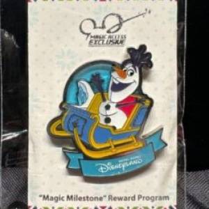 全新 Disney Frozen Olaf 魔雪奇緣 小白 胸針 襟章 徽章 心口針