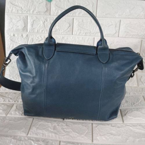 95%勁新行貨Longchamp 小羊皮斜孭袋 有保用 深藍色