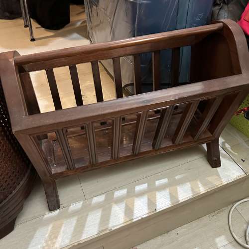 電話，枱及雜誌架