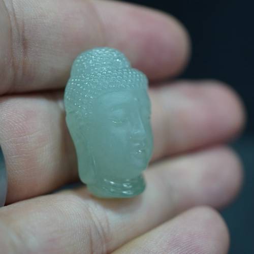 精工雕刻翡翠佛頭