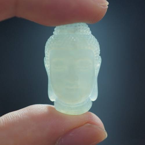 精工雕刻翡翠佛頭