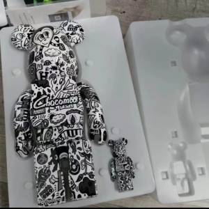 Bearbrick 限量版公仔一套