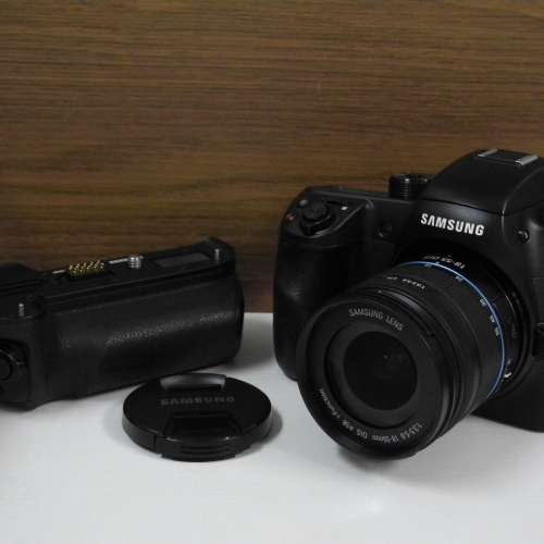 Samsung NX1 + 18-55mm lens +原直倒