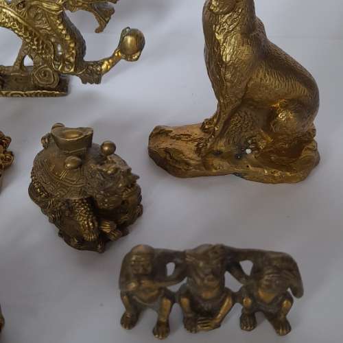 清理舊存貨。一手十件銅擺件共售五百元。no.W3.5.25