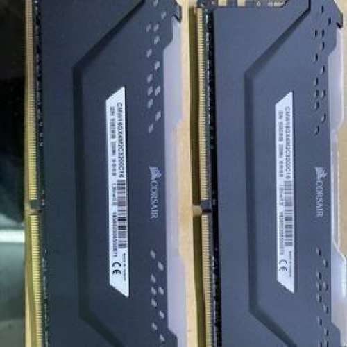 Corsair VENGEANCE RGB PRO 16GB DDR4 雙通道記憶,