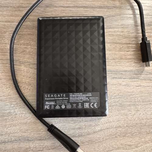放 2TB expansion portable drive