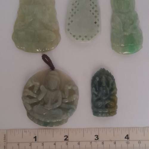 翡翠A玉觀音吊墜。清貨減價每個三百元，兩個起八折全部七個七折。no.30.5.25