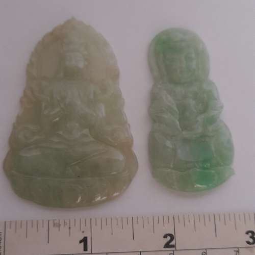 翡翠A玉觀音吊墜。清貨減價每個三百元，兩個起八折全部七個七折。no.30.5.25