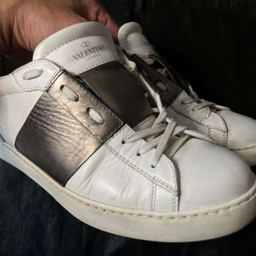Valentino Metallic-Striped Leather Sneakers 型格金屬間條特別版 (Size: EU 42) -...