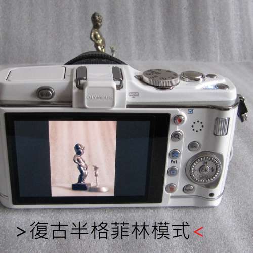 OLYMPUS EP3 , EP-3 (PEN 3) .機連鏡附原盒等配件