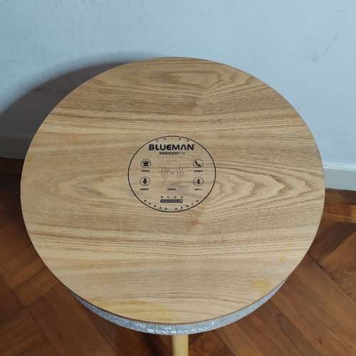 Blueman Z1內置藍芽喇叭/電池/手機無線充電功能茶几，85％新