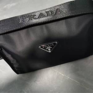 Prada 男裝袋