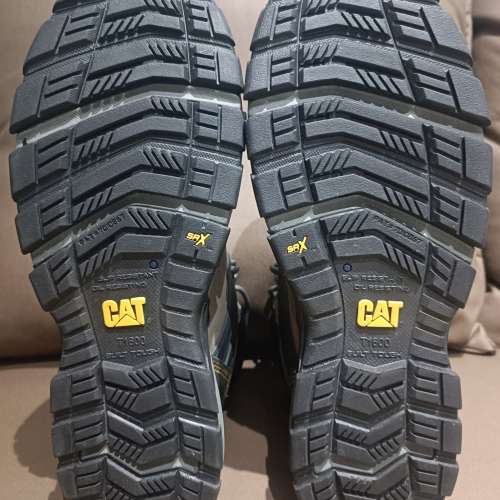 美國CAT灰色中筒防水安全靴(EUR42碼)