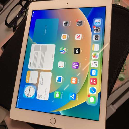 港行iPad 5th    WiFi 128gb