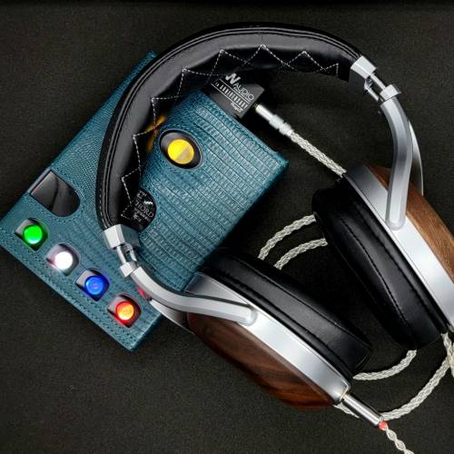 95% 新國行 DENON AH-D7200